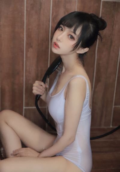 依依成人av_高清版完整版未删减